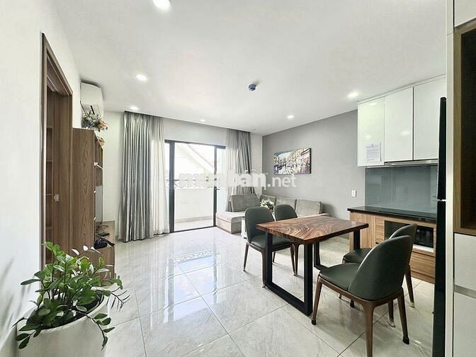 Thuê Căn Hộ 2PN 1PK Cao Cấp Thang Máy Nguyễn Xí Gần Bến Xe Miền Đông