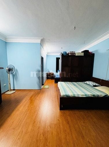 Đội Cấn – Ba Đình – Ô Tô – 74 m2 – 3 Tâmgf – MT 5.4 m – Giá 20.9 Tỷ. 