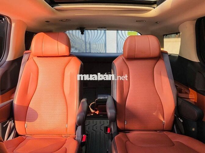 Kia Carnival 3.5 Signature Full 2023 Trắng/nâu