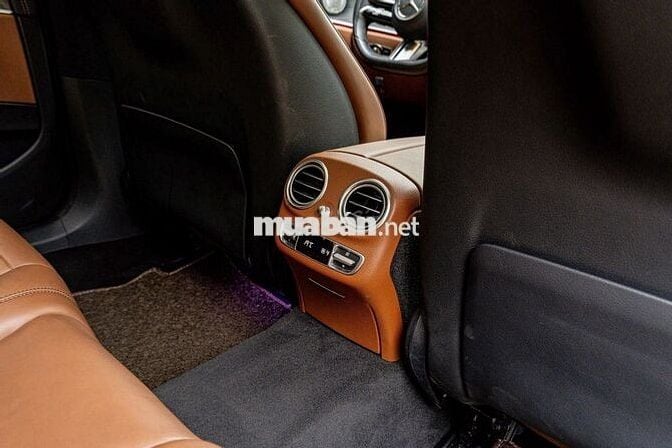 Mercedes Benz E Class 2021 E300 AMG - 18000 km