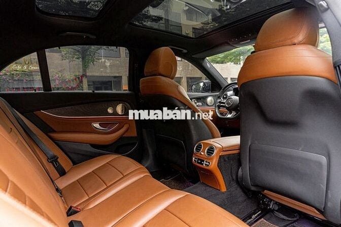 Mercedes Benz E Class 2021 E300 AMG - 18000 km