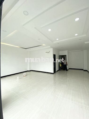 Nguyên căn 7x20m, Hầm 4T ở Vạn Phúc, sàn trống thang máy. Giá rẻ 55 tr