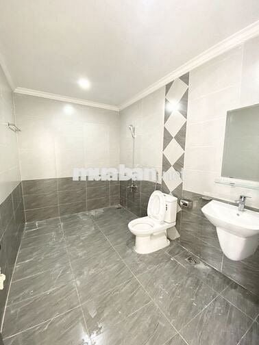 Nguyên căn 7x20m, Hầm 4T ở Vạn Phúc, sàn trống thang máy. Giá rẻ 55 tr