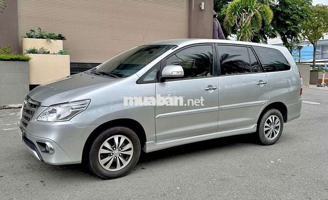 Toyota Innova 2015 V Bạc