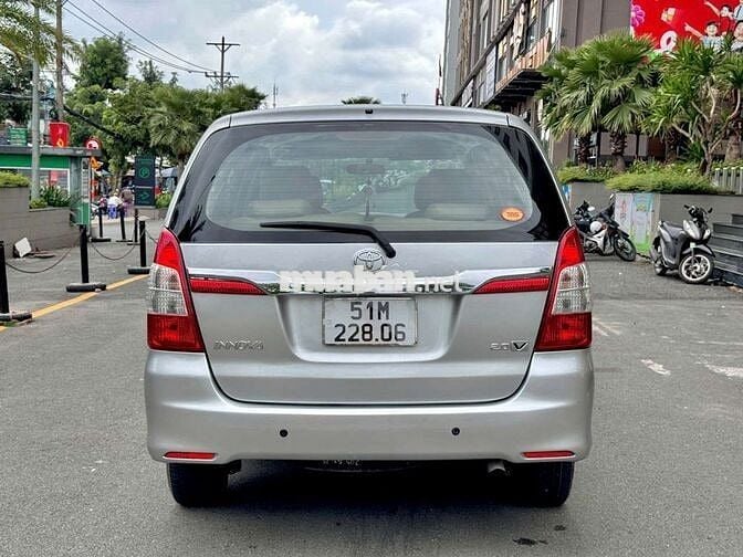 Toyota Innova 2015 V Bạc