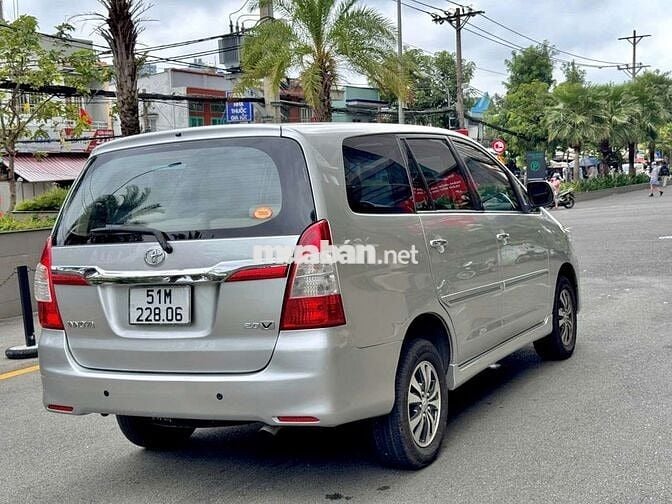 Toyota Innova 2015 V Bạc
