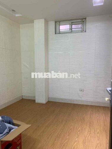 Bán CCMN Mặt Phố Khương Đình - 60m2- Lô Góc 2 Ngủ- Giá 2.5 Tỷ