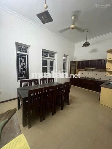 Cho thuê nhà ngõ 93 phố Trung Kính, Dt 85m2 x 4 tầng, 22 triệu/tháng