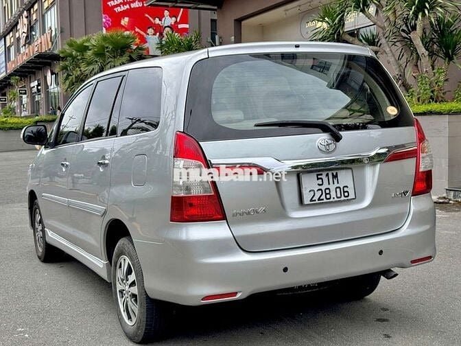 Toyota Innova 2015 V Bạc