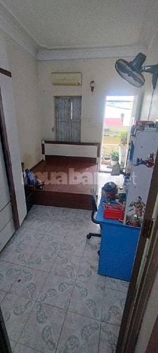 Rất Hiếm-Hơn 5Tỷ-Nhà 3Tầng-21m2-Mặt Ngõ ÔTÔ-Thẳng 30m Ra Phố Bạch Mai