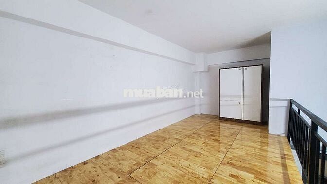 Phòng trọ duplex giá rẻ gác cao đứng được sẵn máy lạnh ngay quận 7