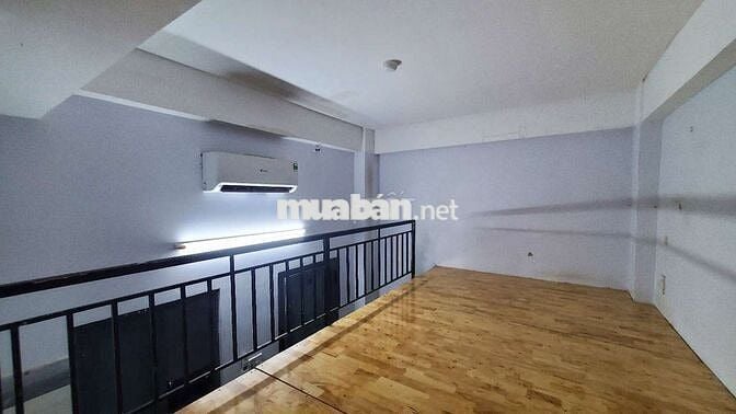 Phòng trọ duplex giá rẻ gác cao đứng được sẵn máy lạnh ngay quận 7