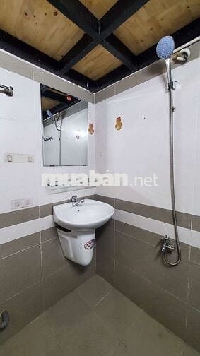 Phòng trọ duplex giá rẻ gác cao đứng được sẵn máy lạnh ngay quận 7