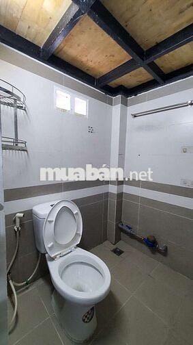 Phòng trọ duplex giá rẻ gác cao đứng được sẵn máy lạnh ngay quận 7