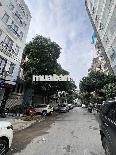 PHỐ DOÃN KẾ THIỆN - 8 TẦNG XÂY MỚI THANG MÁY–4 Ô TÔ TRÁNH–VỈA HÈ RỘNG