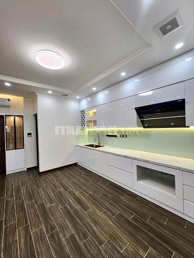 Bán nhà Kim Mã, Ba Đình vài bước ra phố, 74m2, 6t, mt 4.3m, đẹp ở ngay