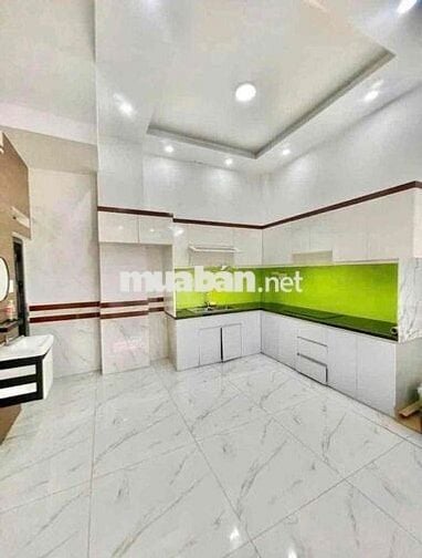 Nhà đẹp cho thuê 3 tầng 4 phòng ngủ hẻm nhựa 6m hướng Tây