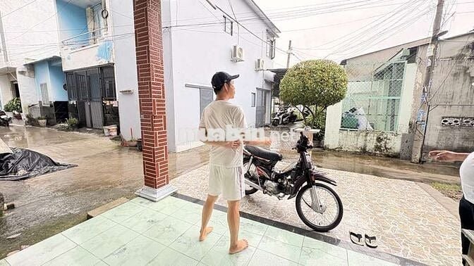 BÁN NHÀ HÓC MÔN - Ô TÔ ĐẬU CỬA - DT KHỦNG - GIÁ CỰC RẺ