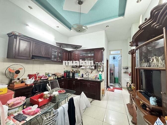 Bán Nhà 4 Tầng Đường 8m Linh Trung Thủ Đức DT72m(4×18) 6Pn Hoàn Công