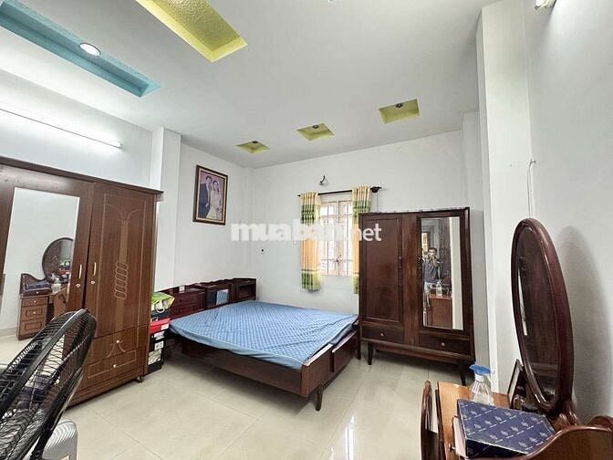 Bán Nhà 4 Tầng Đường 8m Linh Trung Thủ Đức DT72m(4×18) 6Pn Hoàn Công