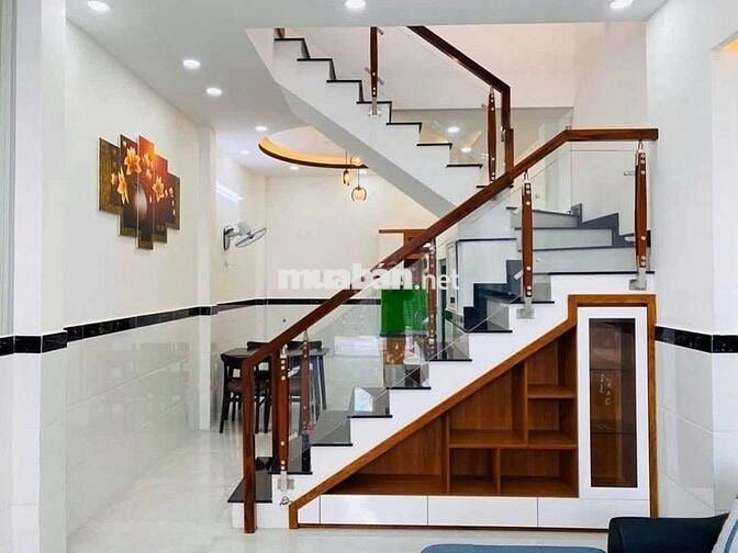 Cần cho thuê nhà 83/3A Phạm Văn Bạch P.15 Q.Tân Bình