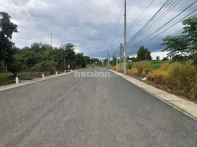 Tôi chính chủ cần bán lô đất chơn thành 10x50m,Tc 100m2,Giá 330Tr/nền