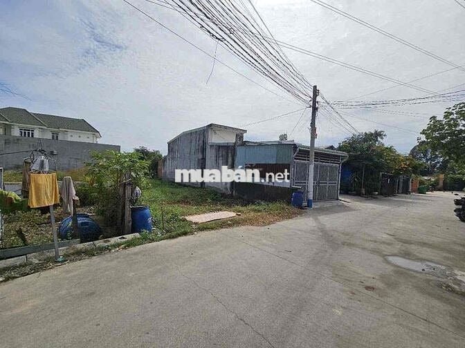 Đất rộng 379,3m2 gần ngã tư Miếu Ông cù, p Bình Chuẩn, Tp Dĩ An