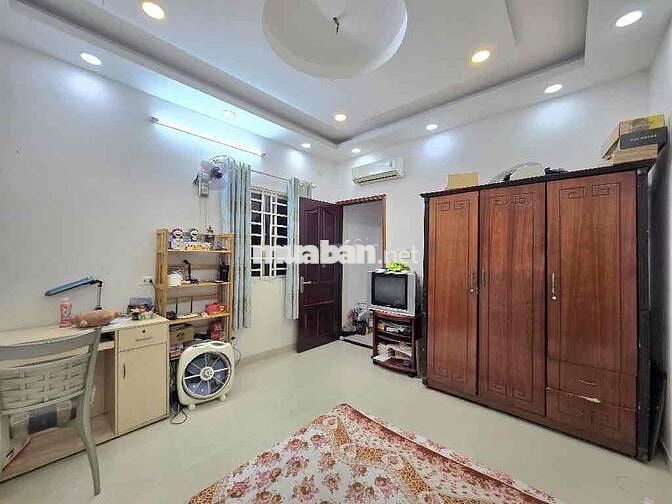 TRUNG TÂM QUẬN 10 NGUYỄN TRI PHƯƠNG - VÀI BƯỚC MẶT TIỀN NHỈNH 9 TỶ .