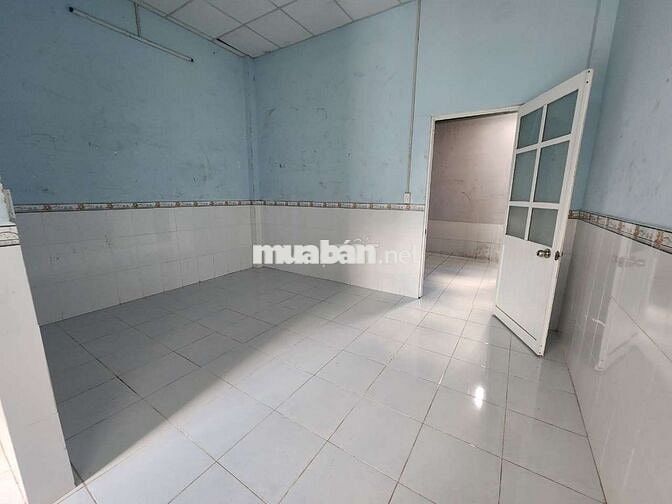 Cho thuê nhà nguyên căn dt 4❌10+1 lầu đúc 1pn 1wc có ban công