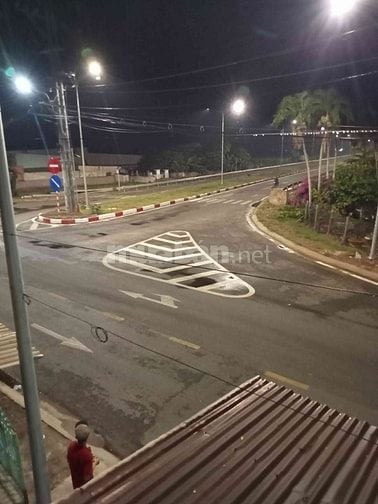 Bán nhà mặt phố.Gan chợ.Gan bên phà.Duong lớn thuận lợi kinh doanh 