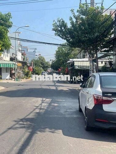 Góc 2 Mặt Tiền 5,5x25 1lửng SD 180m