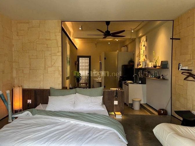 Bán căn hộ lầu 5 mặt tiền Phường Bến Thành Q1 dt: 44m giá 5 tỷ 