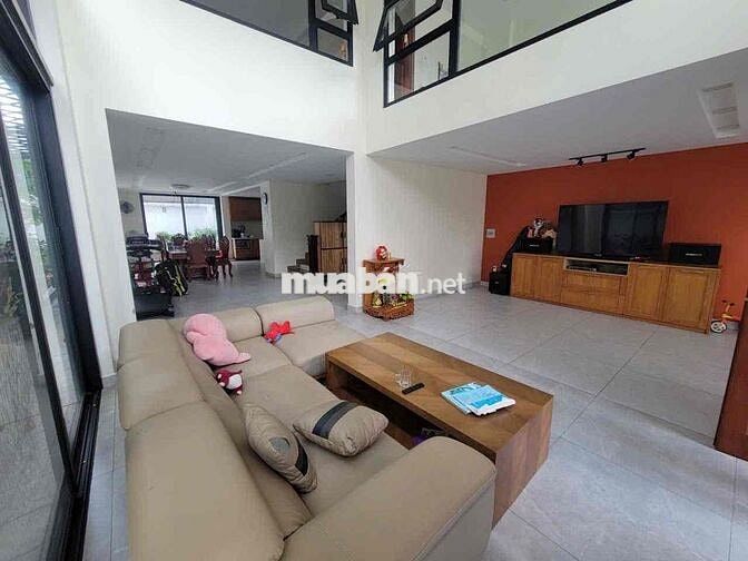 BIỆT THỰ VEN SÔNG HIỆP BÌNH CHÁNH 9*23M 2 LẦU 7PN GARA Ô TÔ Ở + VPCTY