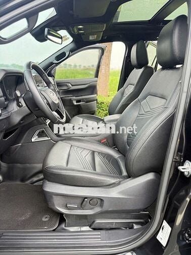 FORD EVEREST TITANIUM 2 CẦU – CHUẨN SUV ĐẲNG CẤP