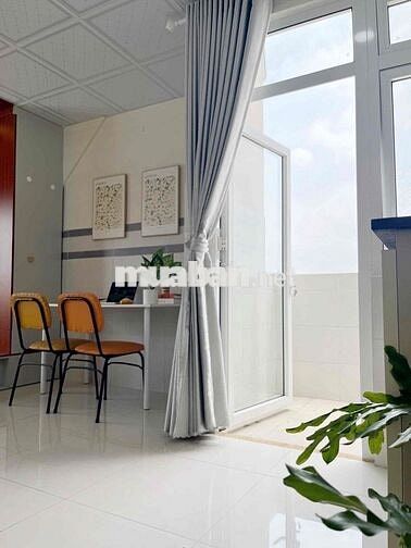 🏡 căn hộ studio rộng 30m2_lầu 4 ban công_Thang máy_Ngay ĐH Văn Lang