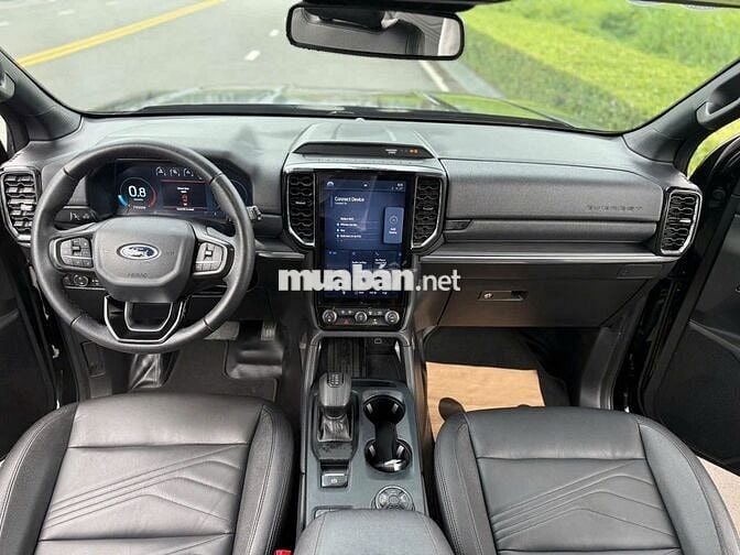 FORD EVEREST TITANIUM 2 CẦU – CHUẨN SUV ĐẲNG CẤP