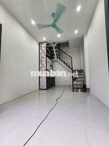 BÁN NHÀ TÂY HỒ HƠN 4 TỶ - HÀNG XÓM KĐT CIPUTRA - 20M RA OTO DỪNG ĐỖ