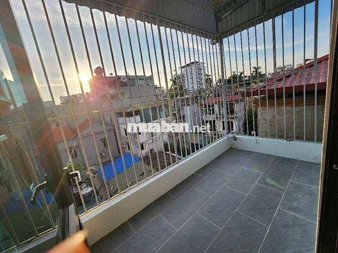 BÁN NHÀ TÂY HỒ HƠN 4 TỶ - HÀNG XÓM KĐT CIPUTRA - 20M RA OTO DỪNG ĐỖ