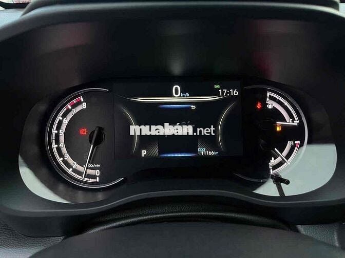 Toyota Innova Cross 2.0V Xăng Siêu Lướt 2025