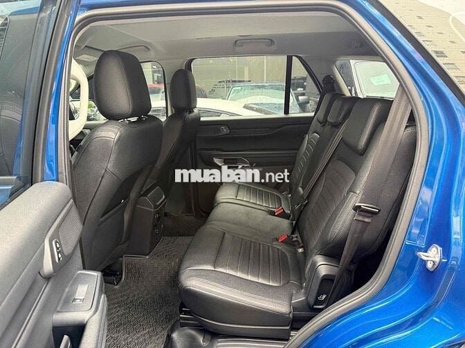 Ford Everest Sport Xanh đưa trước 350tr nhận xe