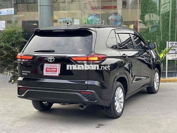 Toyota Innova Cross 2.0V Xăng Siêu Lướt 2025