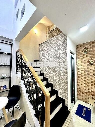 213/3 Nguyễn Xí 6,72 x 6.42 - 5 tầng 172m2 Tây Nam 5PN 4 WC