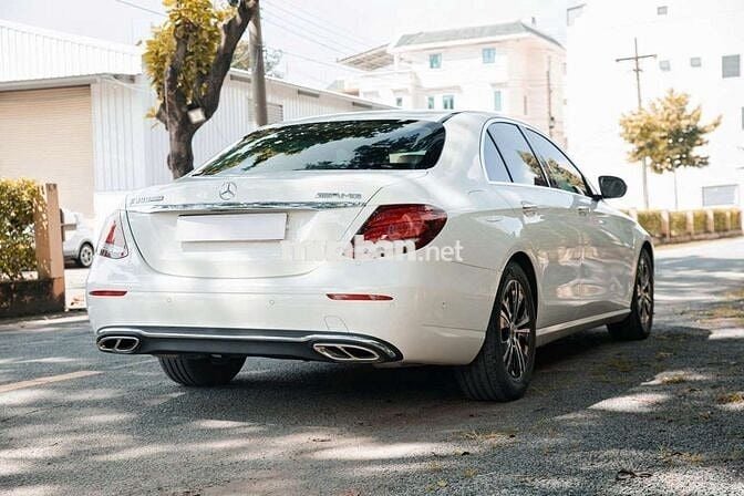 Mercedes E180 2020 - 22000 km