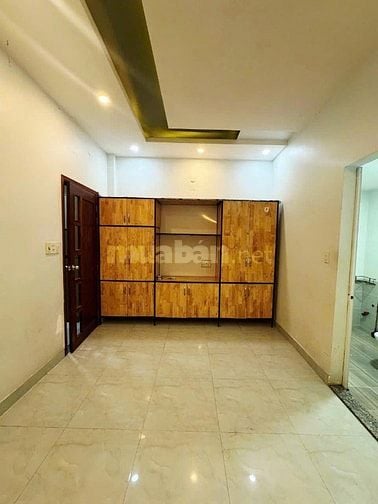 Vị trí đẹp! Sát mặt tiền Hoàng Sa, P.VTS, Q3. 4 tầng, 4.2x15m, nở hậu