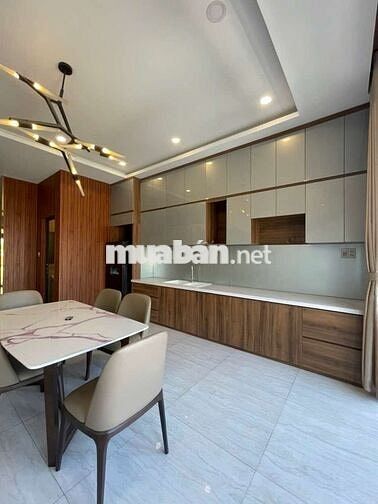 BÁN NHÀ XÂY MỚI 5TẦNG THANG MÁY + GARA XE, NHÀ 5PN 6WC SÂN THƯỢNG RỘNG