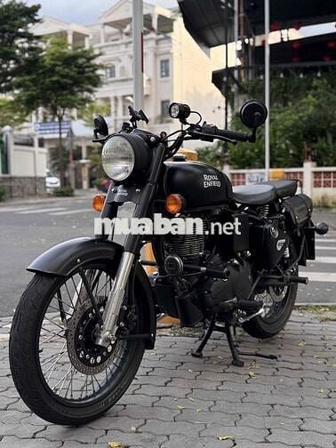 Royal Enfield Classic 500 bản Stealth Black 2 đĩa