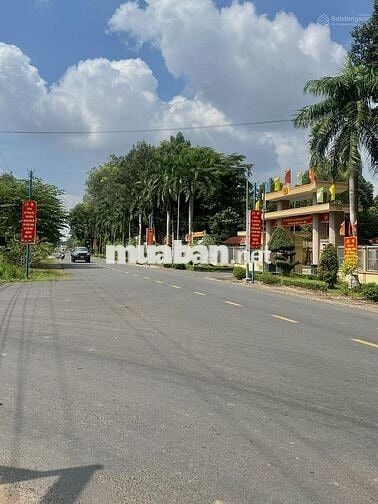 Cần ra lô đất đẹp, đối diện chợ khu dân cư hiện hữu giá 320 triệu