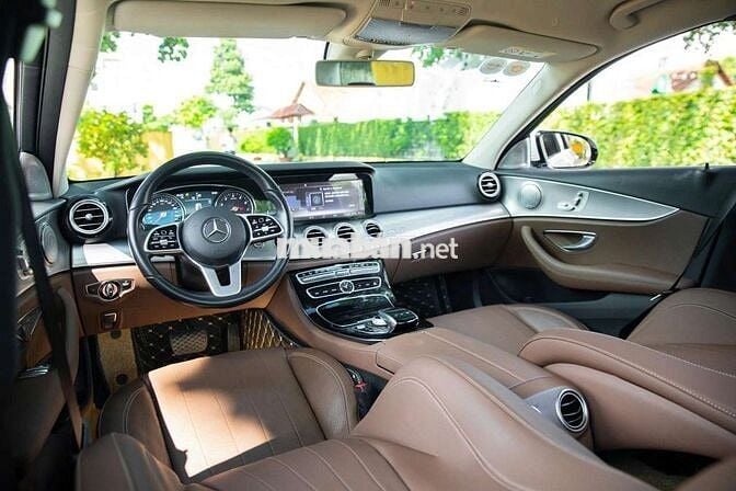 Mercedes E180 2020 - 22000 km