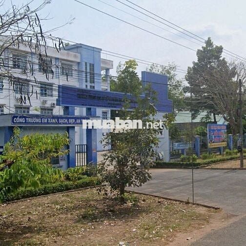 Cần ra lô đất đẹp, đối diện chợ khu dân cư hiện hữu giá 320 triệu