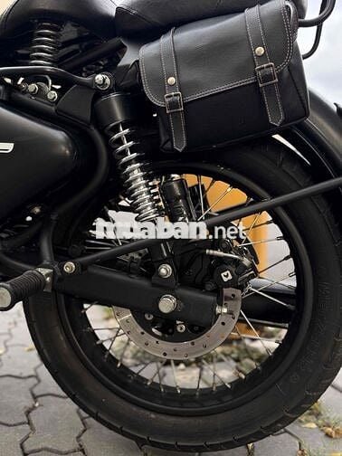Royal Enfield Classic 500 bản Stealth Black 2 đĩa